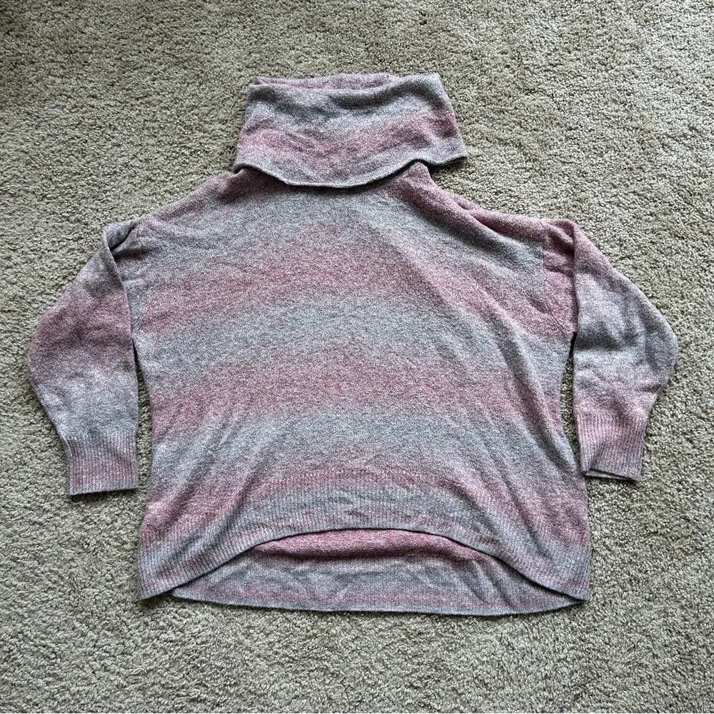American Eagle Soft Purple Pink Oversized Dreamspun Cowl Neck Sweater Medium - Picture 4 of 9